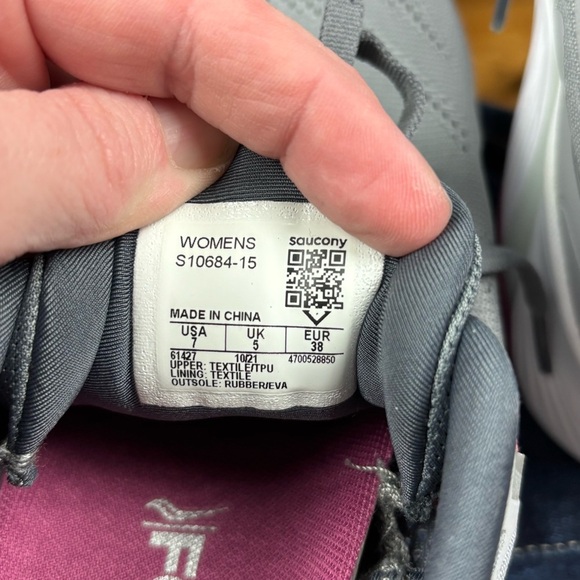 Saucony Guide 15 women’s in Gray and Pink Sz 7 EXCELLENT pre-owned condition - Picture 3 of 9